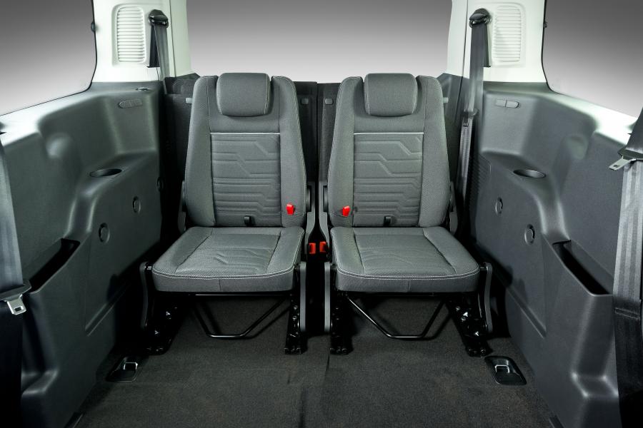  Ford Tourneo Connect 2015 года  (фото 14 из 20)